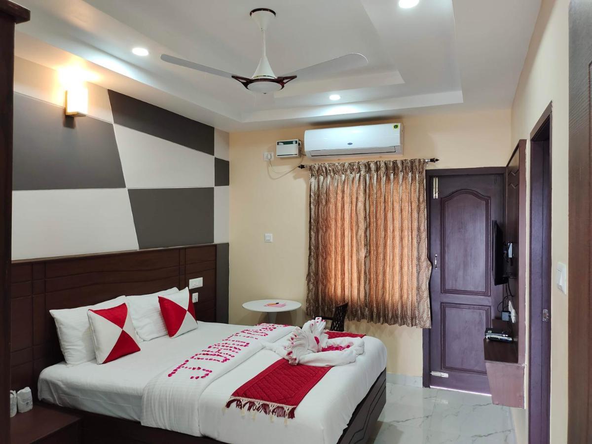 John Towers Hotel Tirunelveli Bagian luar foto